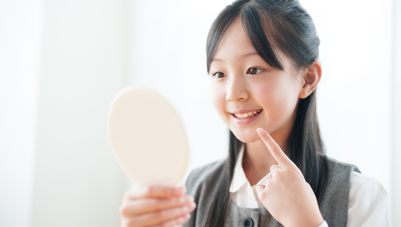 歯並び治療を終えた女の子